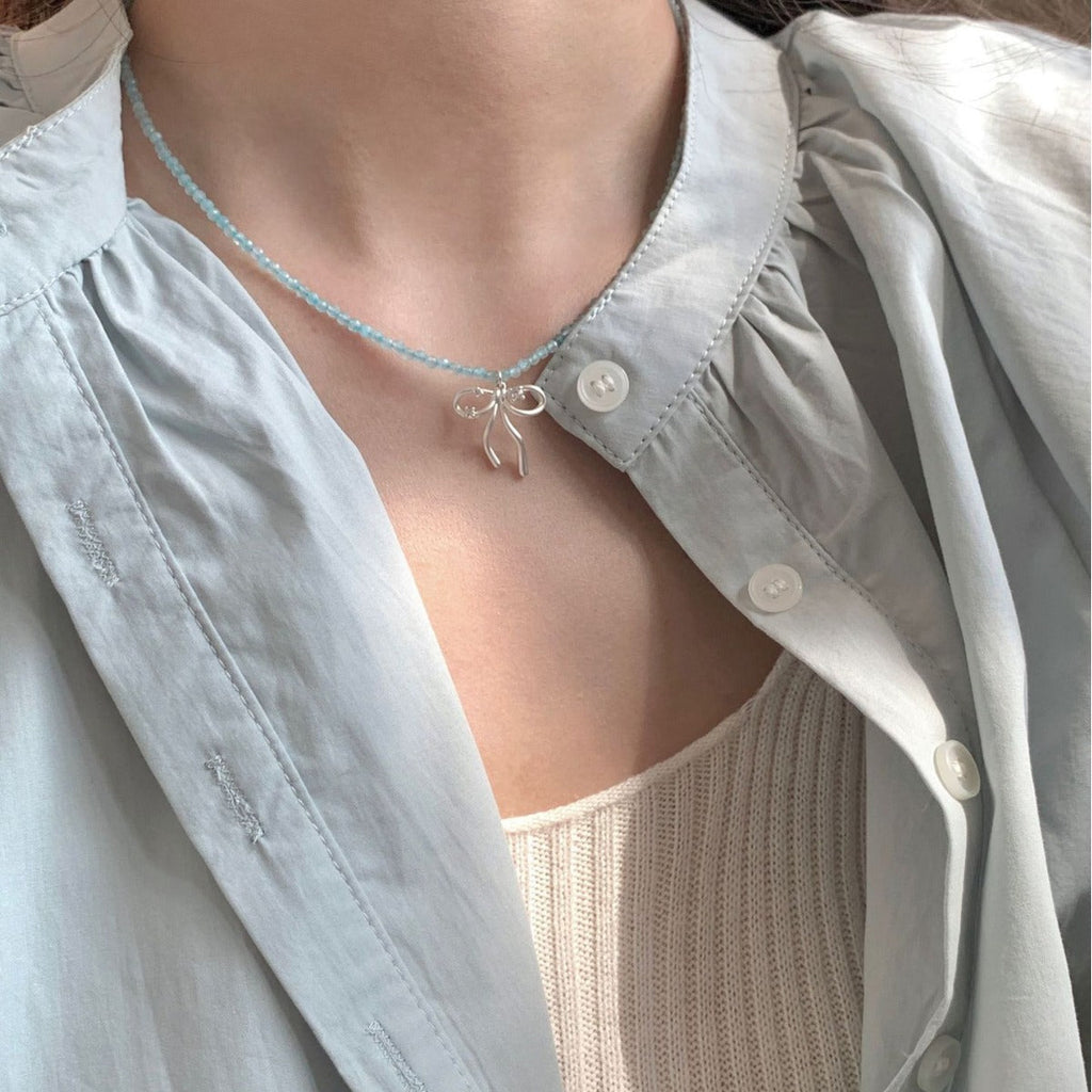 Stylish crystal necklace in jade pink colour