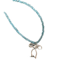 Lightweight crystal necklace for casual wear