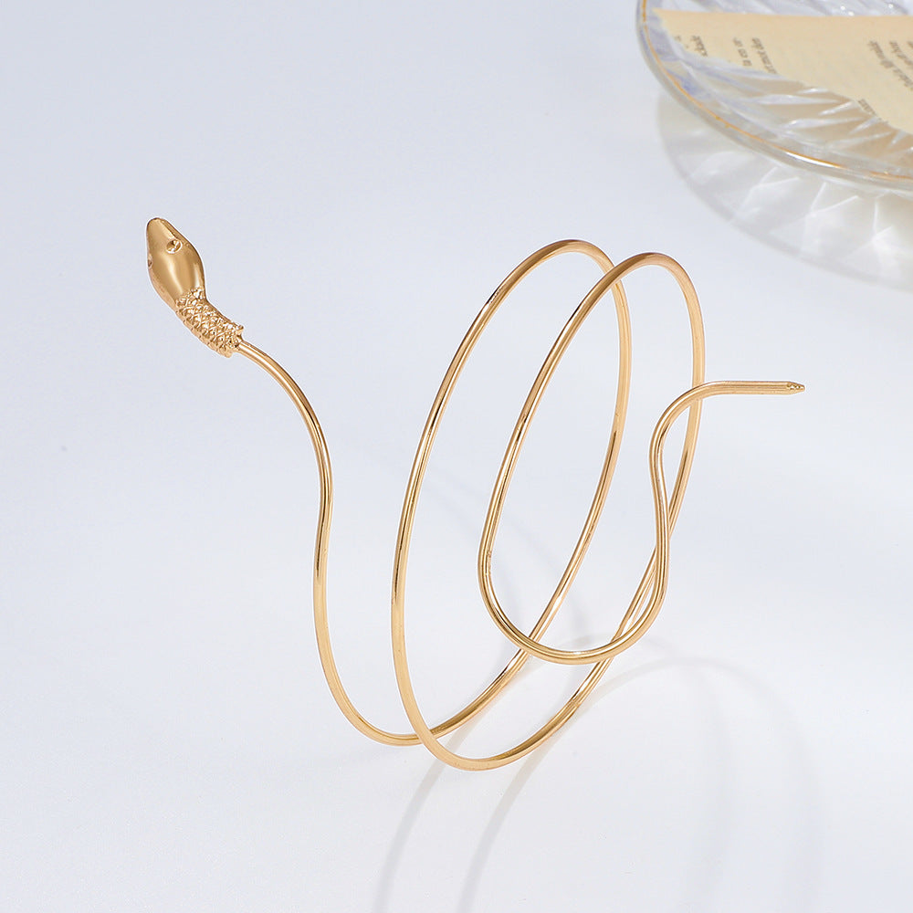 Fashion accessory bracelet in retro style image 4