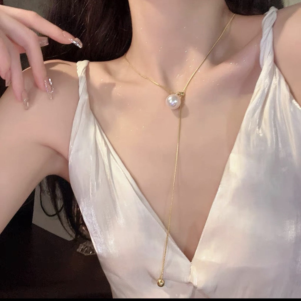 Elegant Pull-Down Pearl Long Necklace Image 6