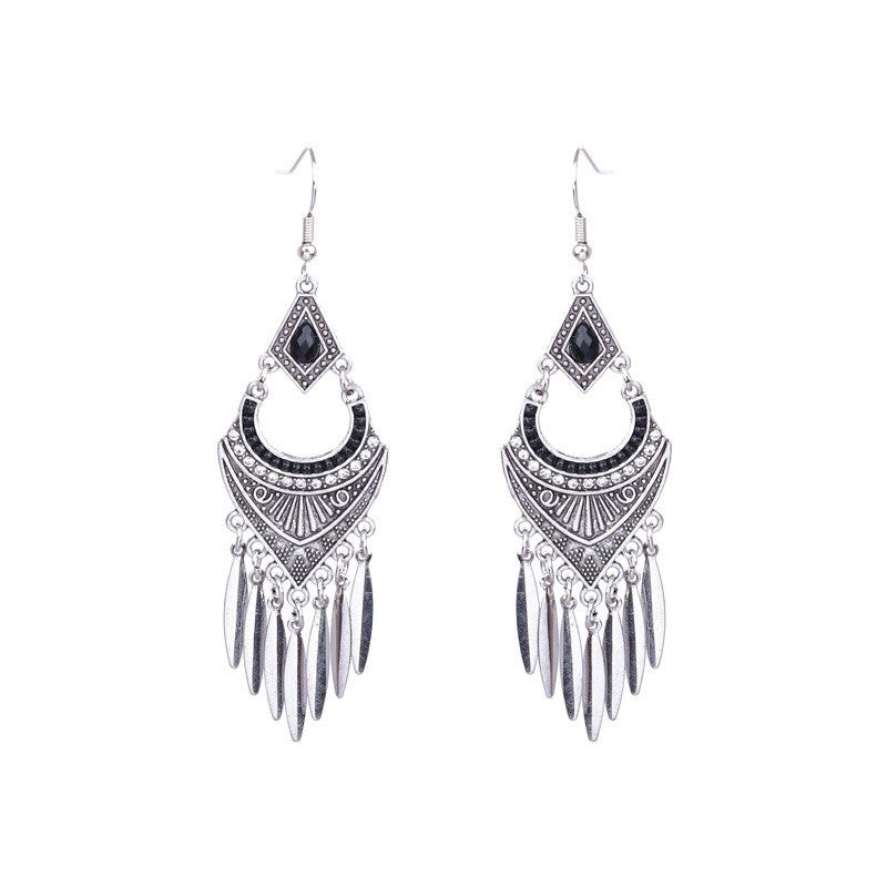 Close-up of tassel earrings for women image 2