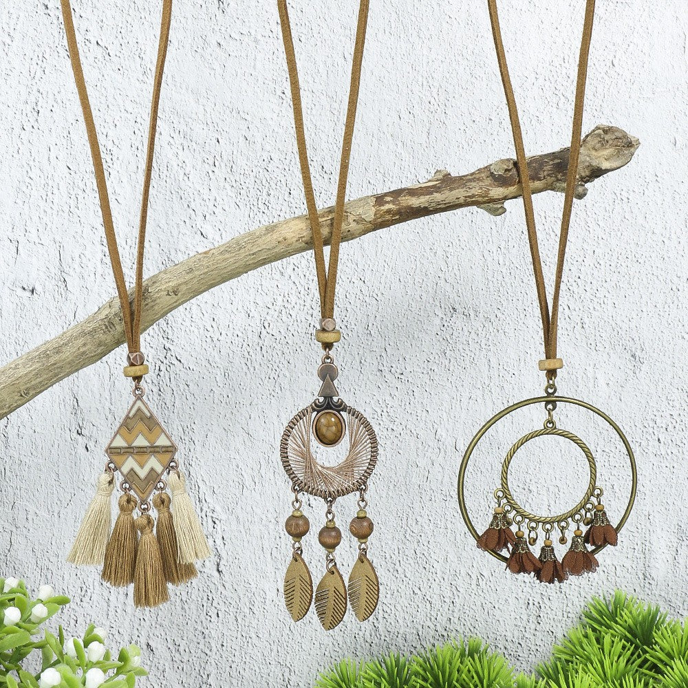 Bohemian necklace casual outfit