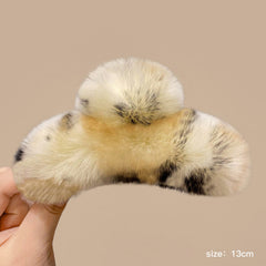 Elegant leopard print rabbit fur claw clip design