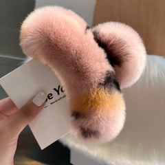 Elegant leopard print rabbit fur claw clip design