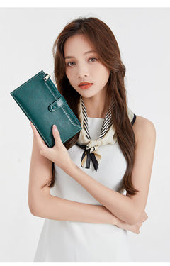 Elegant dual-zipper wallet layout