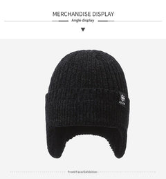 Windproof knitted hat in brown for skiing