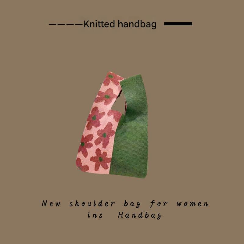 Multiple design options for knitted bags