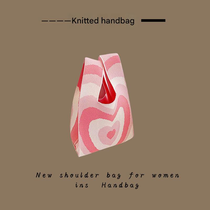 Multiple design options for knitted bags