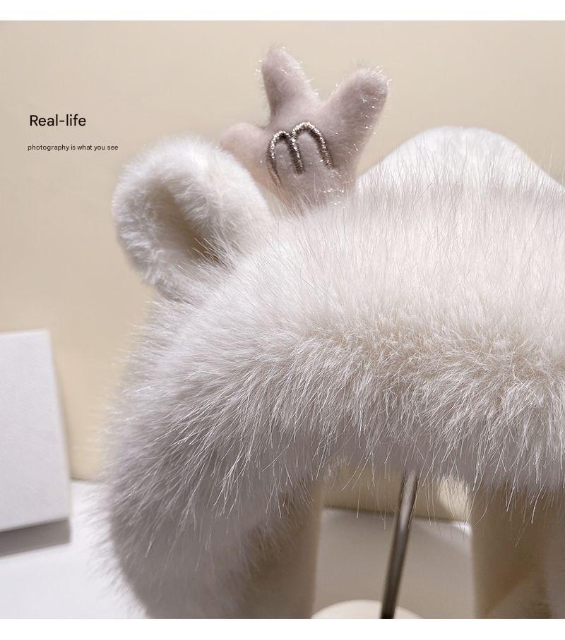 Playful design of a cute winter hat