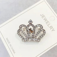 Versatile crown brooch for all occasions