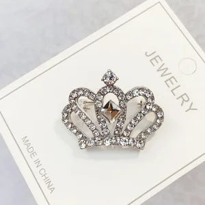 Versatile crown brooch for all occasions