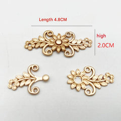Durable metal clasp on Qipao