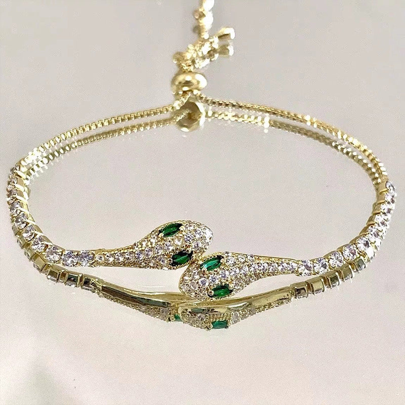 Display of cat eye stone bracelet with tag