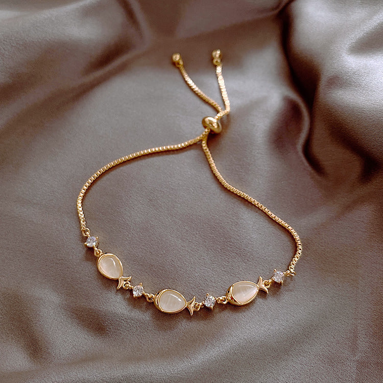 Beautifully presented star-shaped bracelet gift