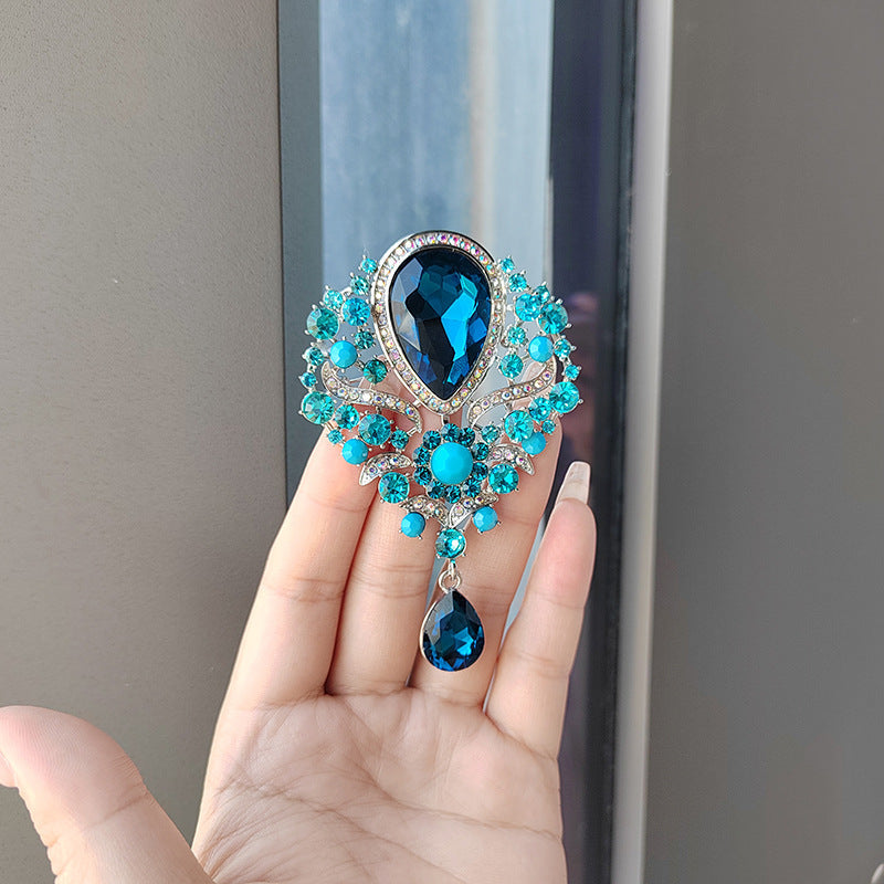 vintage crystal drop brooch image 3