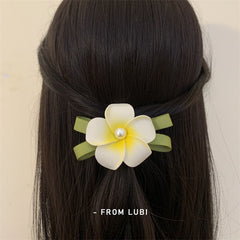 Lightweight hair clips ideal for beach outings