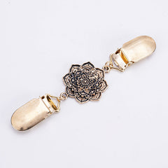 secure fastening scarf clip